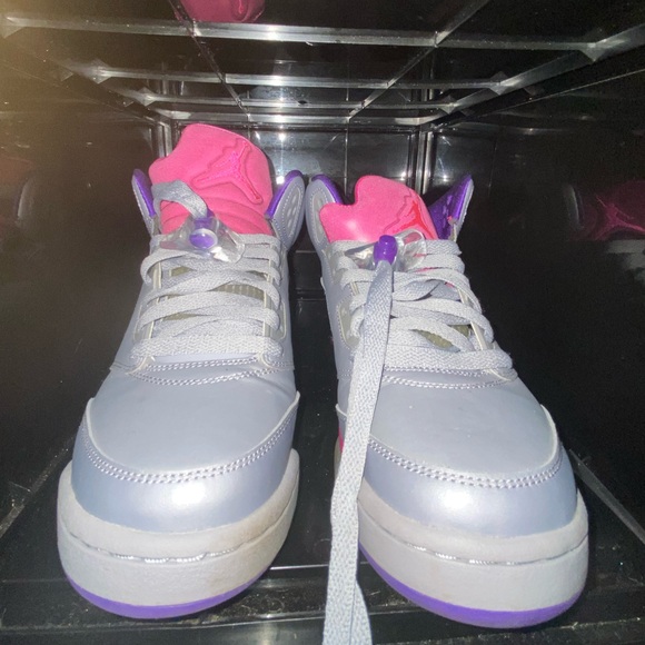 Jordan 5 Retro
Cement Grey Pink (GS) - Picture 4 of 4